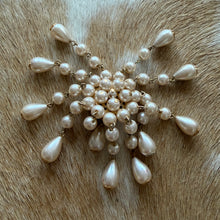 Load image into Gallery viewer, Vintage Pearl Cluster Brooch