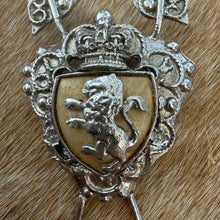 Load image into Gallery viewer, Vintage Crest Brooch