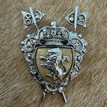 Load image into Gallery viewer, Vintage Crest Brooch