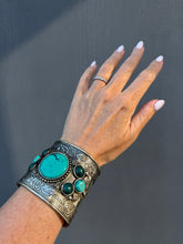 Load image into Gallery viewer, 1990s Western Turquoise-Style Cuf