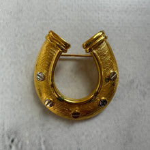 Load image into Gallery viewer, Vintage Brooch Set