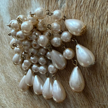 Load image into Gallery viewer, Vintage Pearl Cluster Brooch