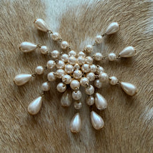Load image into Gallery viewer, Vintage Pearl Cluster Brooch