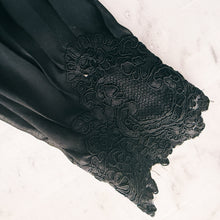 Load image into Gallery viewer, Oscar de la Renta Chiffon Lace Robe