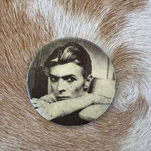 Load image into Gallery viewer, Vintage David Bowie Pin