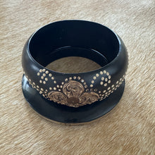 Load image into Gallery viewer, Handcrafted wooden bangle set