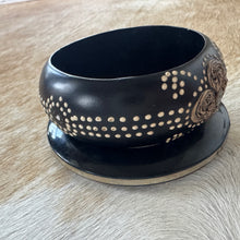 Load image into Gallery viewer, Handcrafted wooden bangle set