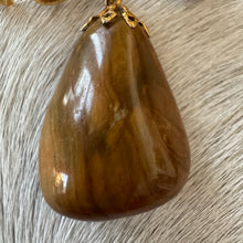 Load image into Gallery viewer, Vintage Agate Brooch