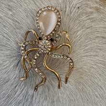 Load image into Gallery viewer, Diamante Octopus Brooch