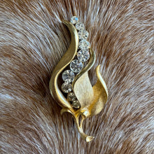 Load image into Gallery viewer, Vintage Tulip Brooch