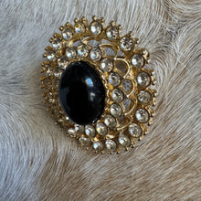 Load image into Gallery viewer, Vintage Medallion Brooch