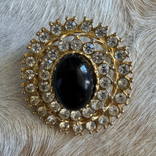 Load image into Gallery viewer, Vintage Medallion Brooch