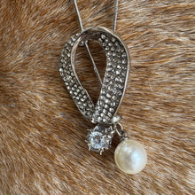 Load image into Gallery viewer, Signature O Pendant