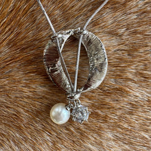Load image into Gallery viewer, Signature O Pendant