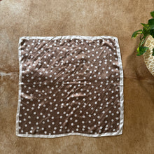 Load image into Gallery viewer, Pretty Woman Scarf