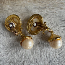 Load image into Gallery viewer, Regency inspired pearl &amp; gold drop earrings
