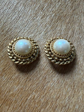 Load image into Gallery viewer, "Biagi by Swank" 1980’s Twisted Rope Pearl Button Clip-Ons
