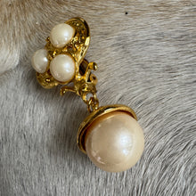Load image into Gallery viewer, Regency inspired pearl &amp; gold drop earrings
