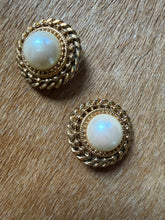 Load image into Gallery viewer, "Biagi by Swank" 1980’s Twisted Rope Pearl Button Clip-Ons
