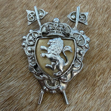 Load image into Gallery viewer, Vintage Crest Brooch
