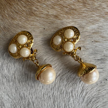 Load image into Gallery viewer, Regency inspired pearl &amp; gold drop earrings
