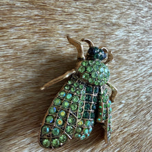 Load image into Gallery viewer, Diamante bee brooch
