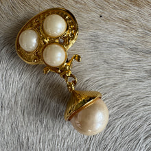 Load image into Gallery viewer, Regency inspired pearl &amp; gold drop earrings
