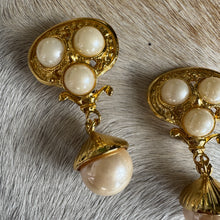 Load image into Gallery viewer, Regency inspired pearl &amp; gold drop earrings
