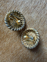 Load image into Gallery viewer, "Biagi by Swank" 1980’s Twisted Rope Pearl Button Clip-Ons
