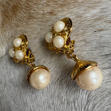 Load image into Gallery viewer, Regency inspired pearl &amp; gold drop earrings
