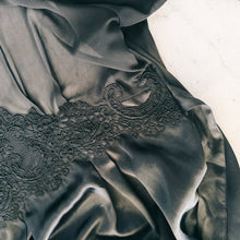 Load image into Gallery viewer, Oscar de la Renta Chiffon Lace Robe
