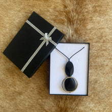Load image into Gallery viewer, Minimalist Noir Pendant
