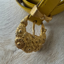 Load image into Gallery viewer, Vintage Escada Flower Belt
