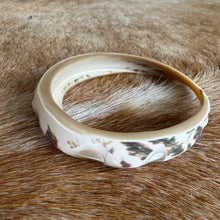 Load image into Gallery viewer, Carved Shell Bangle
