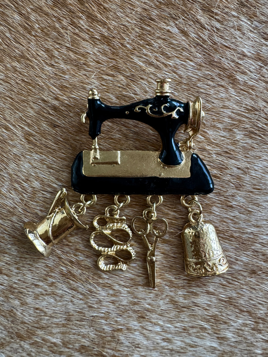 Sewing Machine Brooch